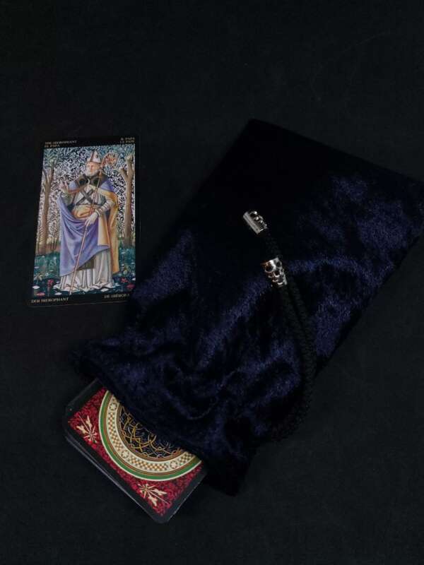 The pouch for Runes and Tarot Raven's Wing