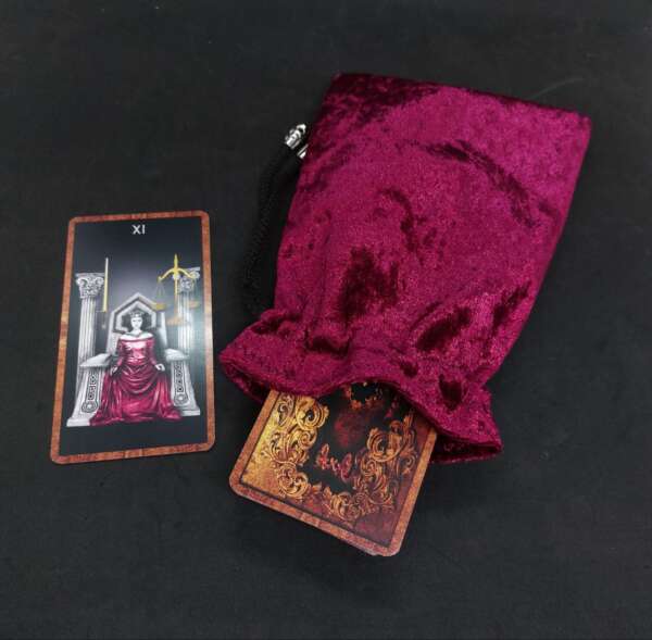 The pouch for Runes and Tarot Ruby
